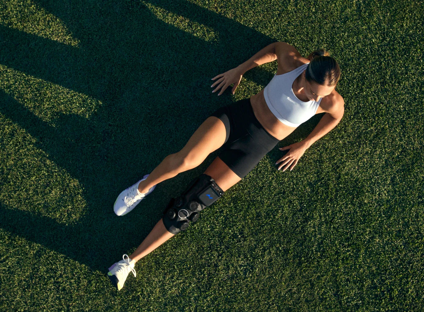 Hyperice X 2 Knee Compression Wrap, Hot & Cold Therapy